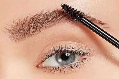 نسخه&zwnj;های طب سنتی برای ترمیم ابروی ریخته و کم&zwnj;پشت