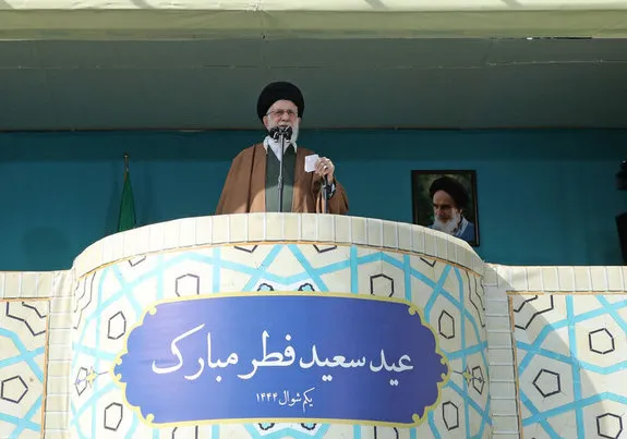 بیانات رهبر انقلاب در خطبه های نماز عید سعید فطر