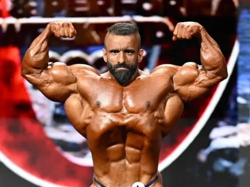 هم قهرمان و هم پهلوان فقط هادی چوپان!