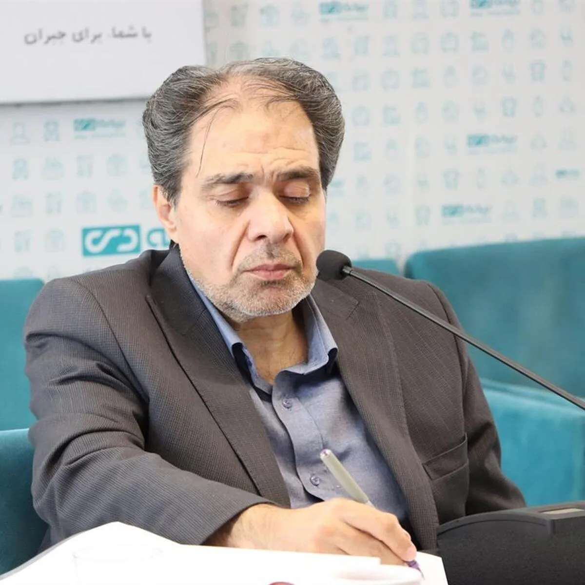 درود خدا بر تمامی وقایع نگارانی که حرمت قلم و آگاهی را پاس می‌دارند