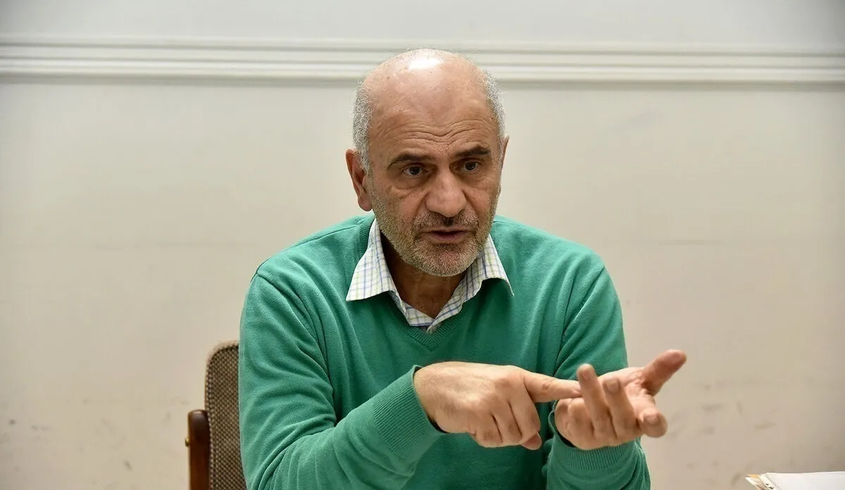 فرشاد مومنی: فقط ۵ کشور بدتر از ایران هستند؛ تا مجال هست ترمز را بکشید