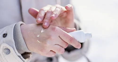 با خشکی پوست در سرما چه کنیم؟