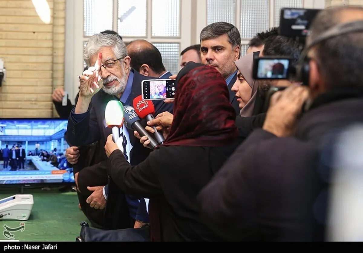 انگشت جوهری حداد عادل