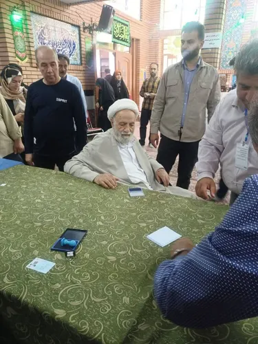 تصویری تلخ از قرائتی روی تخت بیمارستان