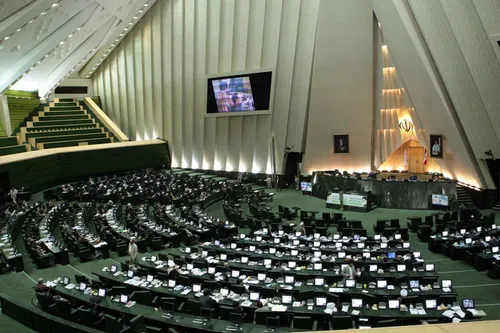 موافقت مجلس با یک فوریت لایحه حمایت از فرهنگ عفاف و حجاب