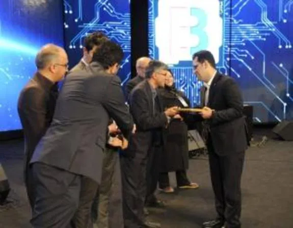 بانک ایران زمین رتبه اول در نهمین همایش بانکداری الکترونیک و نظام‌های پرداخت را کسب کرد