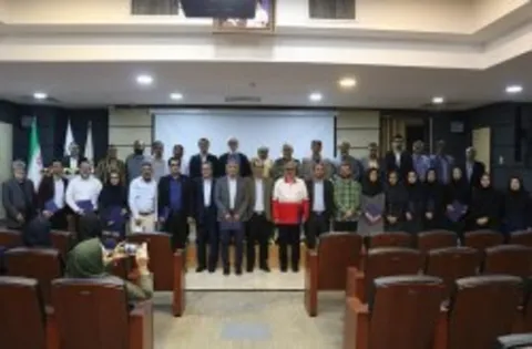تجلیل از کارمندان نمونه ادارات و نهاد‌های مستقر در جزیره کیش