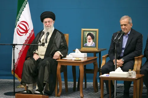 رهبر انقلاب: فضای مجازی باید قانون&zwnj;مند شود و آن زمان تبدیل به فرصت می&zwnj;شود