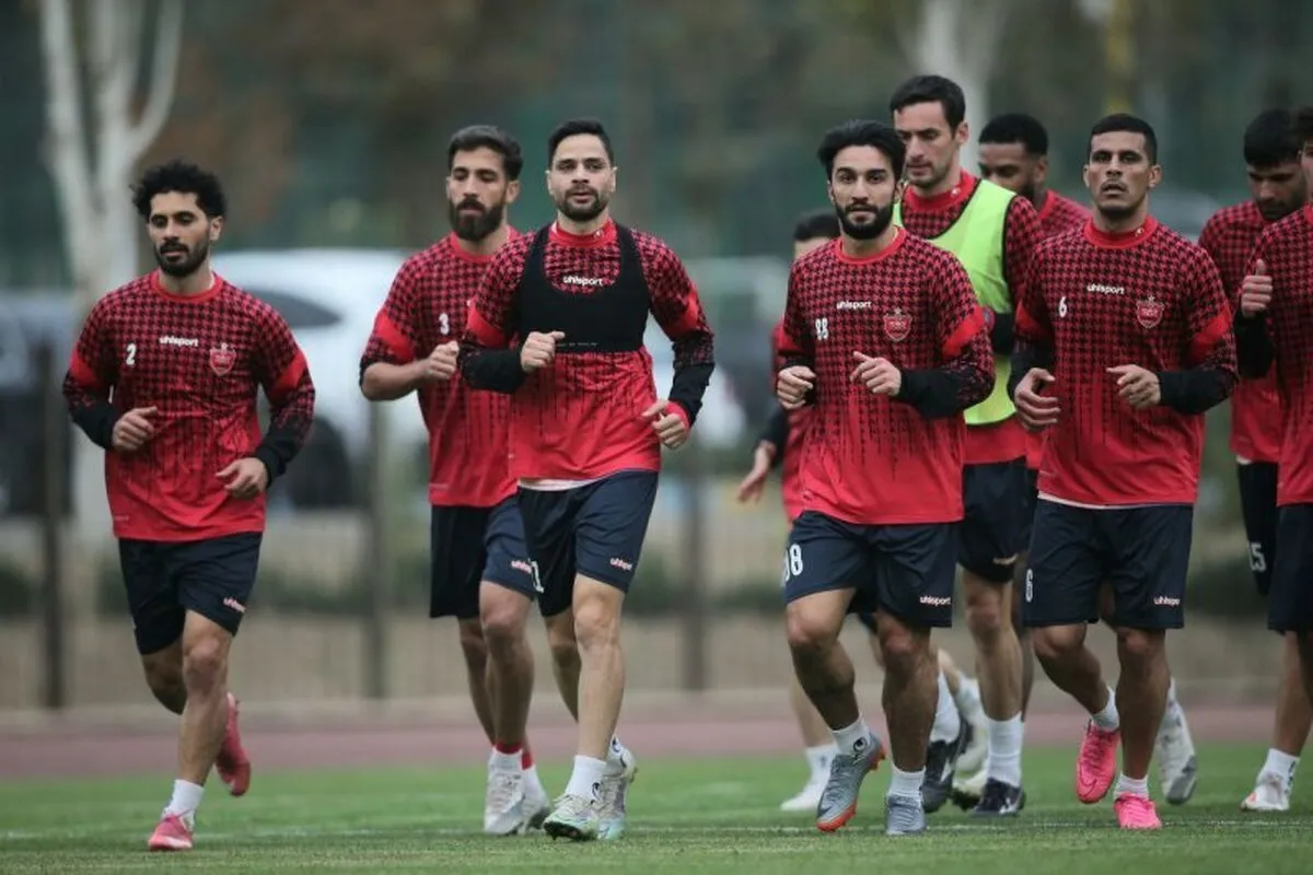 بحث و جدال لفظی میان سرمربی و مدیرعامل باشگاه پرسپولیس