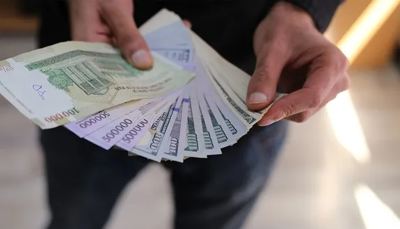پیش بینی مردم و دلالان از قیمت ارز چیست؟