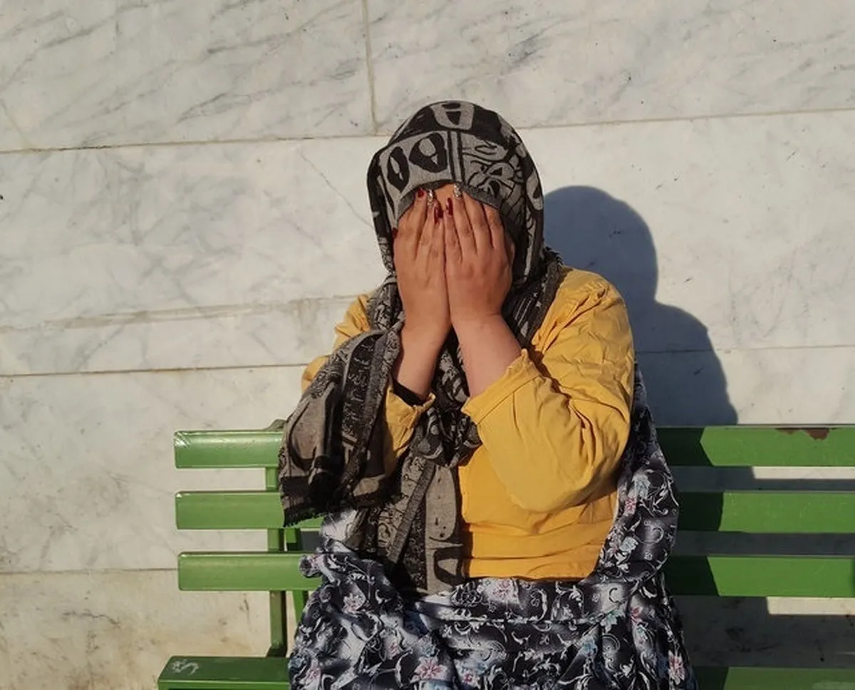 زنی که با موتور تریاک‌فروشی می‌کرد، دستگیر شد