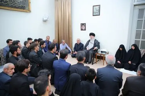 اقامه نماز رهبر انقلاب بر پیکر رئیس جمهور و همراهان + فیلم