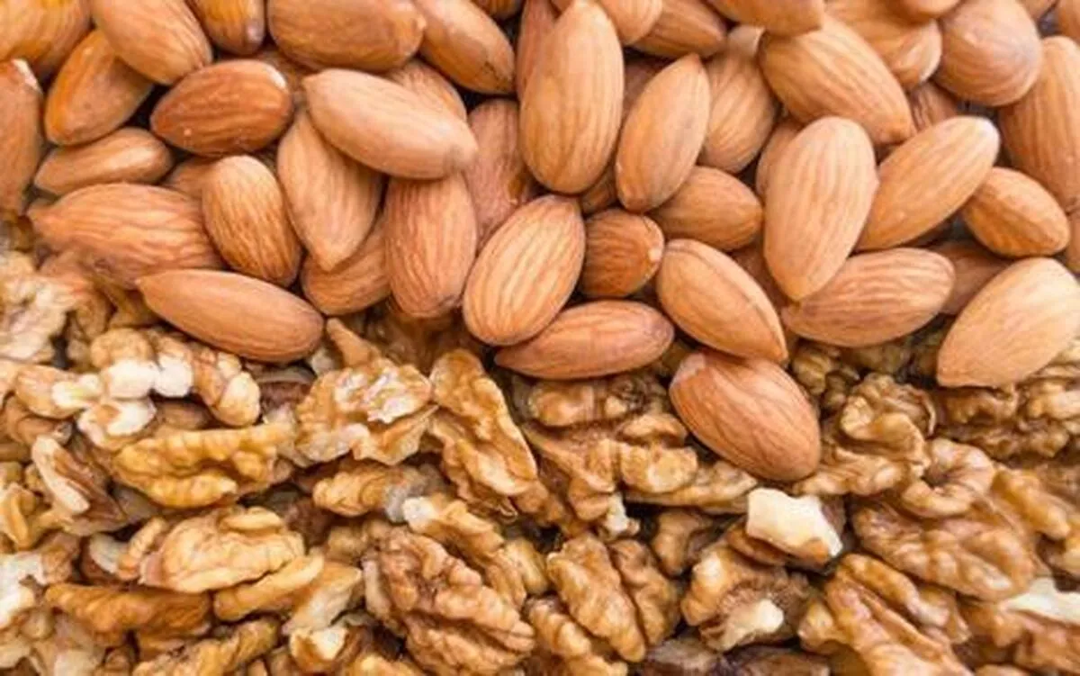 با خوردن این 2 آجیل قبل از خواب چربی های شکم را بسوزانید