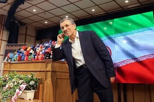 بالاخره احمدی نژاد هم ثبت نام کرد سخنرانی هم کرد!