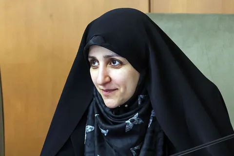 مشکلات زنان بخاطر ناآگاهی حقوقی‌شان می‌باشد