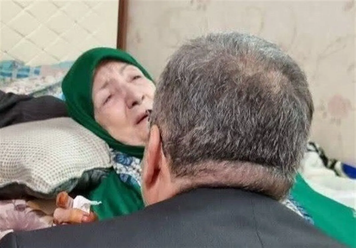 تصاویر تلخ از چهره ماتم زده مادر ابراهیم رئیسی