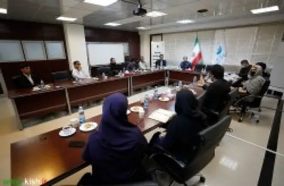 نشست صمیمانه با عرضه کنندگان محصولات فرهنگی در کیش