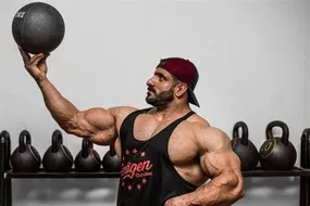 تصاویر جدیدی که هادی چوپان منتشر کرد؛ جمعیت عجیب استقبال کننده را ببینید