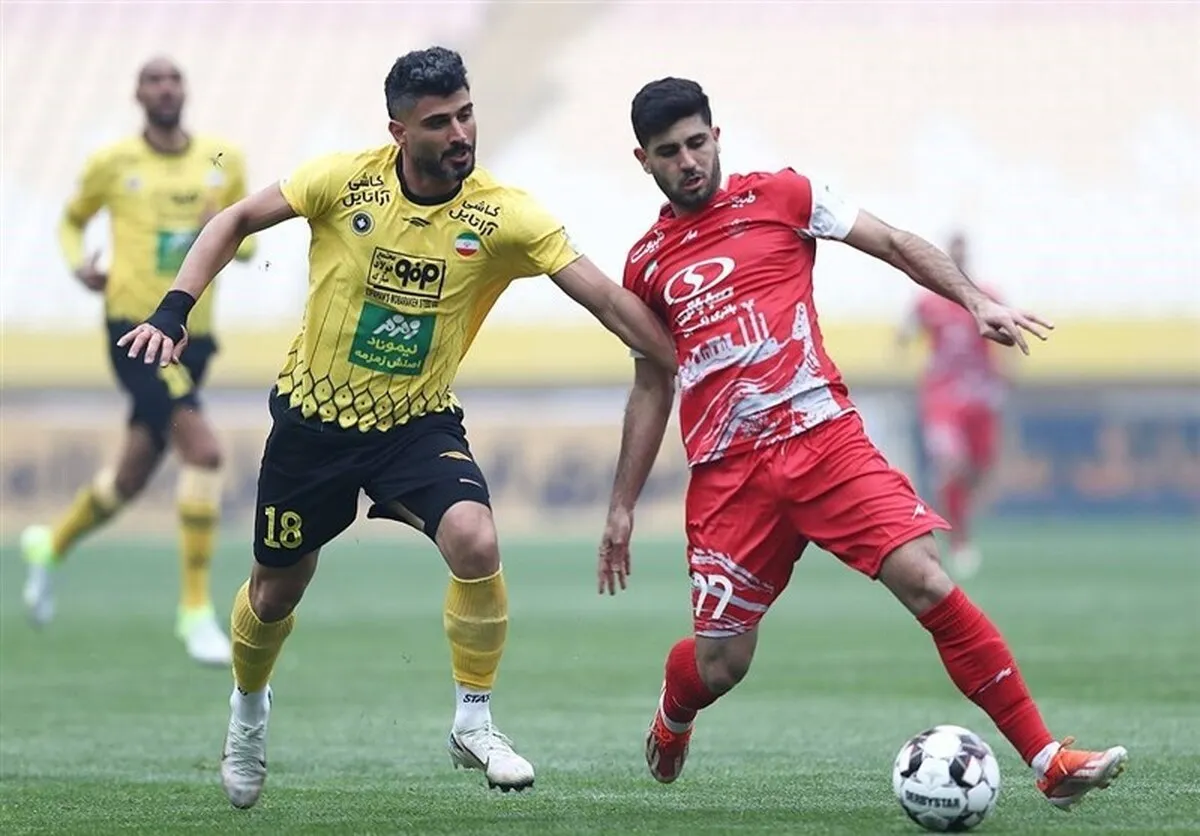 مدافع چپ سپاهان مصدوم شد