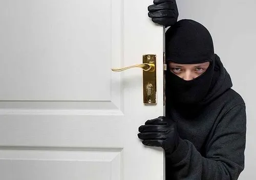 لحظه‌ انفجار گوشی موبایل در دست یک کاربر + فیلم