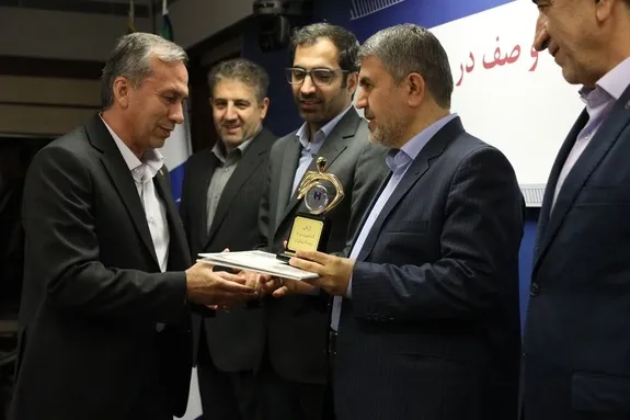 تجلیل از قهرمانان بهره‌وری ١٤٠٠ بانک صادرات ایران