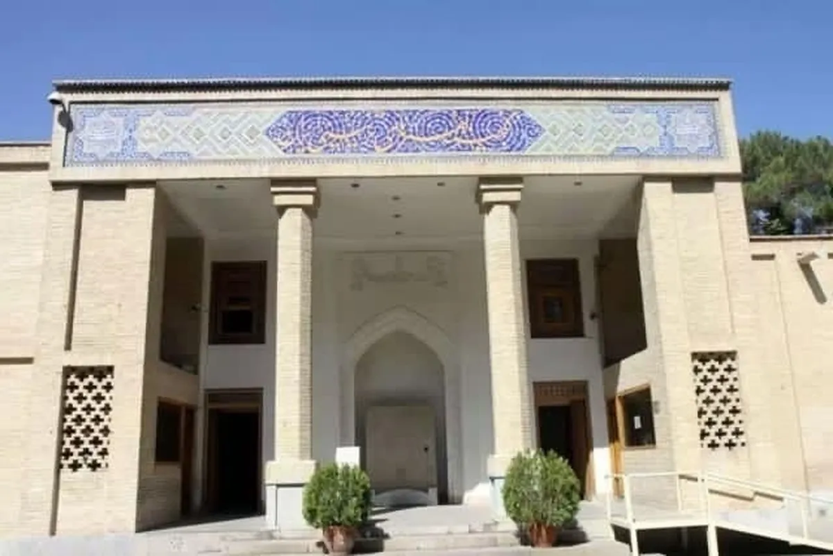 پیگرد قانونی متهم فراری سرقت از موزه هنر‌های تزئینی ایران در اصفهان