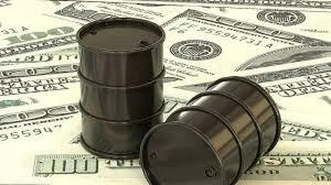 قیمت جهانی نفت ۲ دلار کاهش یافت