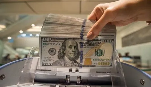 کاهش ۳۰۰۰ تومانی نرخ دلار با گذشت ۴ ساعت از آغاز معاملات