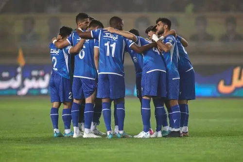 مشتری پولدار استقلال کیست؟