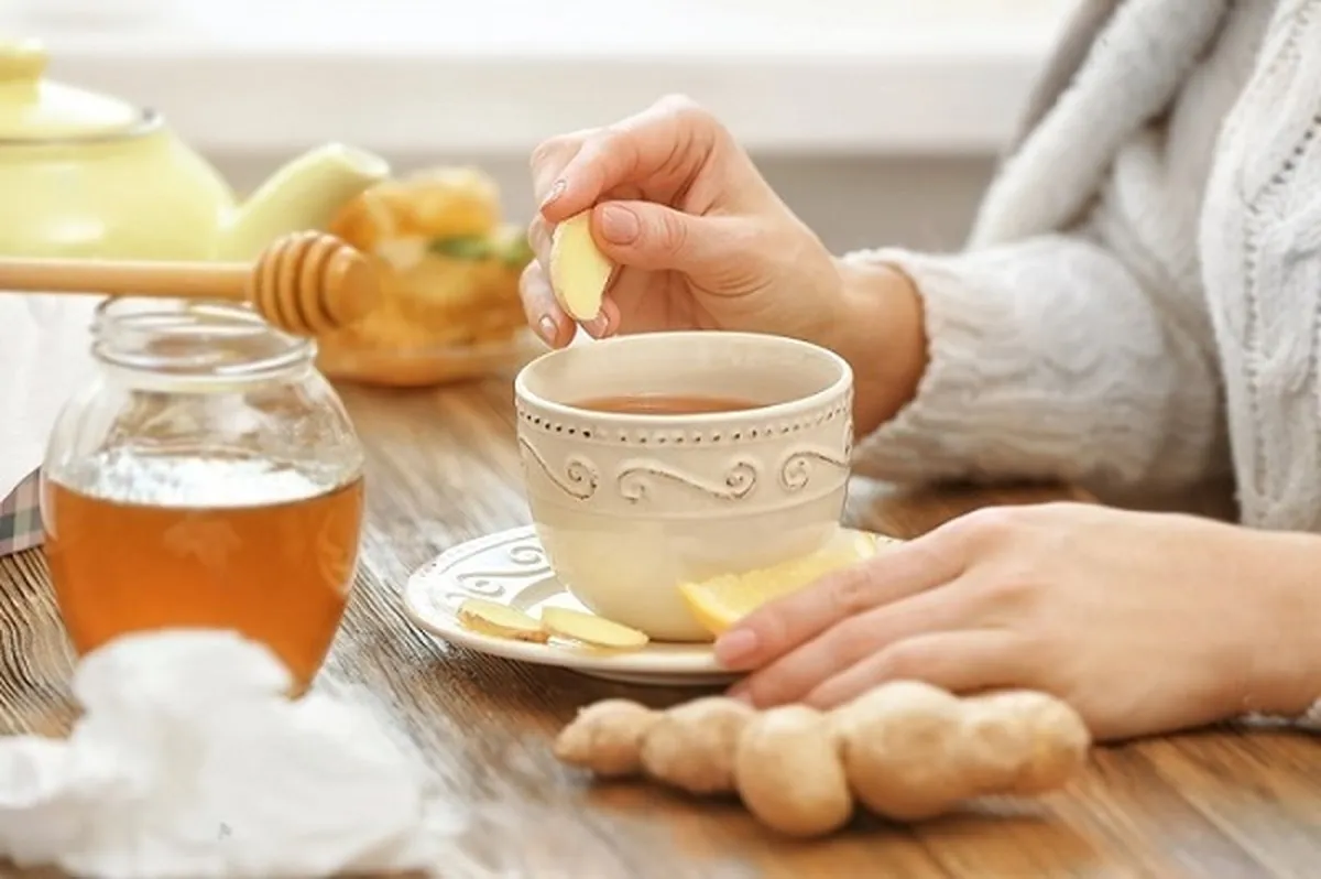 سرمایی هستید؟ در زمستان این دمنوش‌ها و مواد غذایی را مصرف کنید