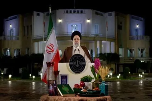 لحظه خطرناک آب دادن به سمی‌ترین مار جهان + فیلم