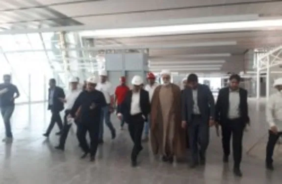بازدید امام جمعه کیش از پایانه مسافری فرودگاه کیش
