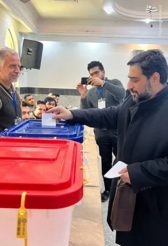 آقا سعید حدادیان لطفا شما مداحی کن و بزار احسان جوکر بساز!