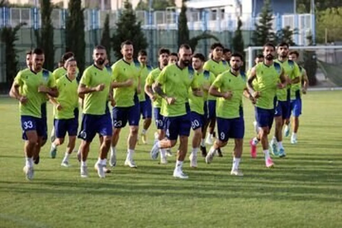 نکونام باید استعفا بدهد و برود
