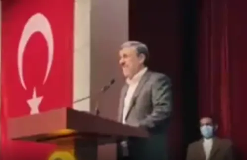 فیلم افتادن جو بایدن از روی دوچرخه
