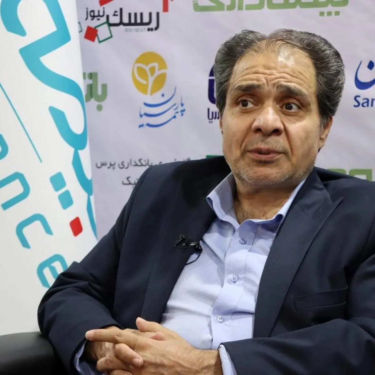 بازدید مدیرعامل بیمه دی از نمایشگاه صنعت مالی کشور