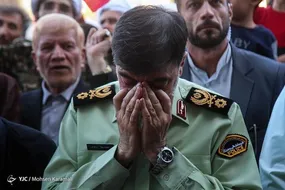 لحظه بوسیدن چادر یک دختر توسط سردار رادان