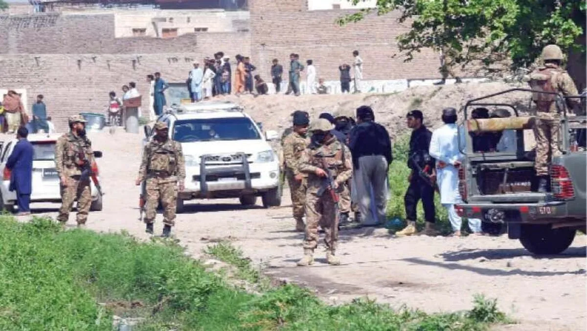 انفجار بمب در پاکستان جان ۶ نظامی را گرفت