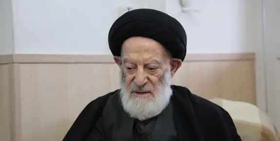 یک مرجع تقلید در بیمارستان بستری شد