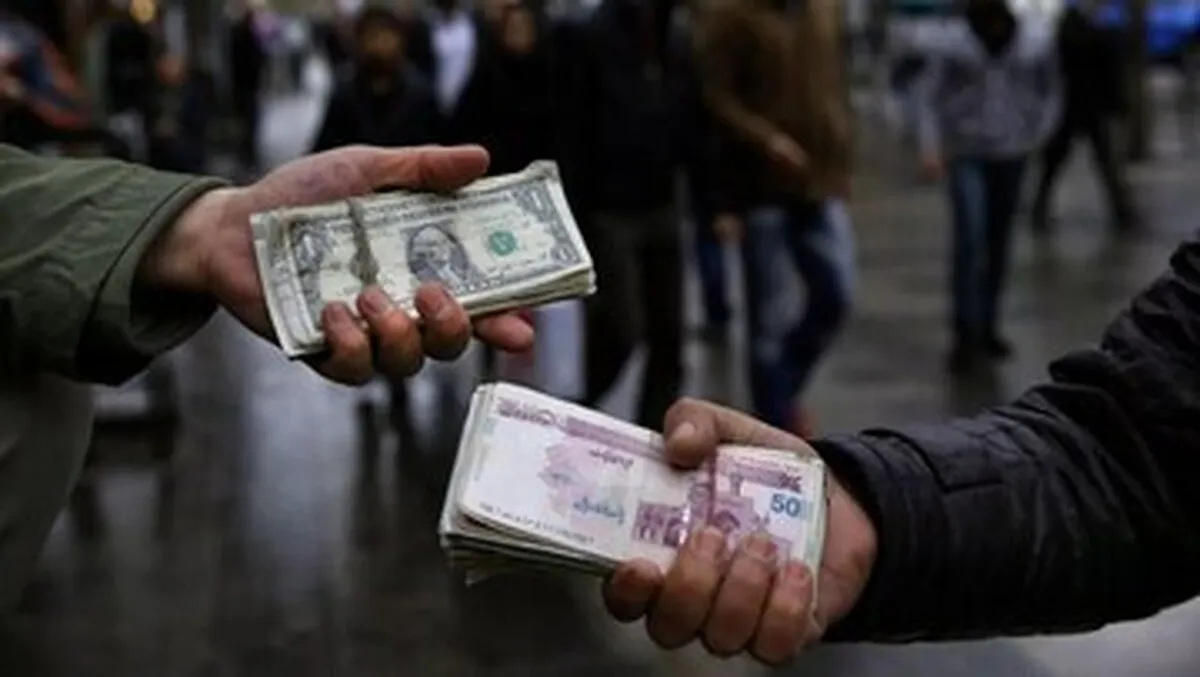 افت ارزش دلار ادامه دارد