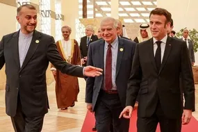 تصاویری از خوش و بش گرم مکرون با امیرعبدالهیان