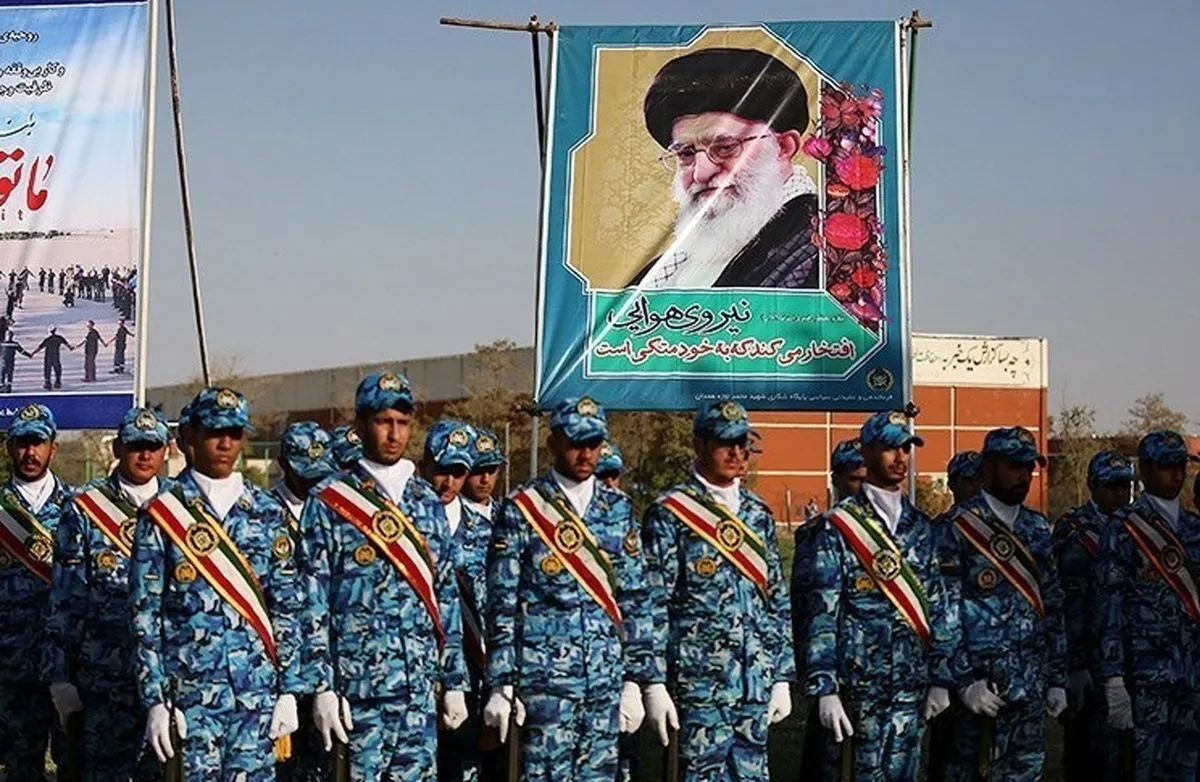 رهبر انقلاب با بخشش اضافه خدمت سربازان موافقت کردند