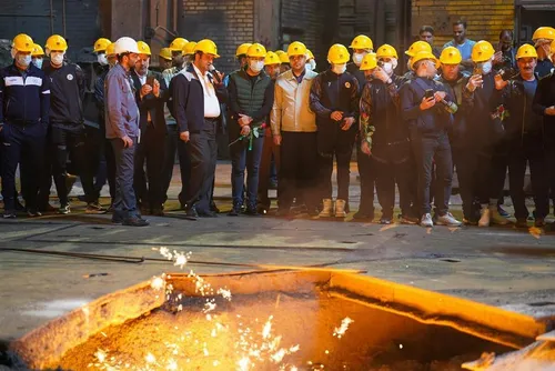 دیدار صمیمانه&zwnj;ی بازیکنان تیم فوتبال ذوب&zwnj;آهن با تلاشگران مجتمع صنعتی ذوب&zwnj;آهن اصفهان